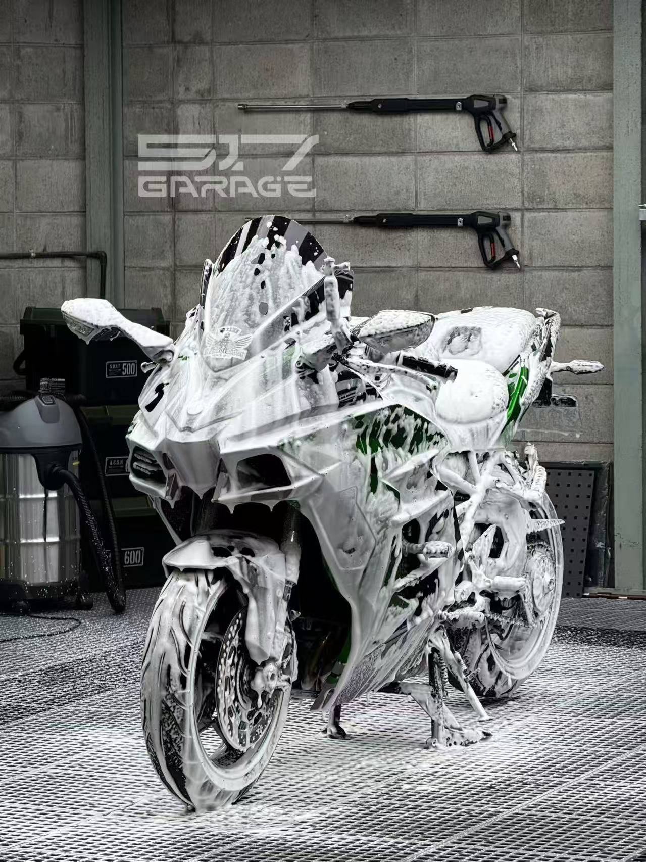 517 GARAGE space 2
